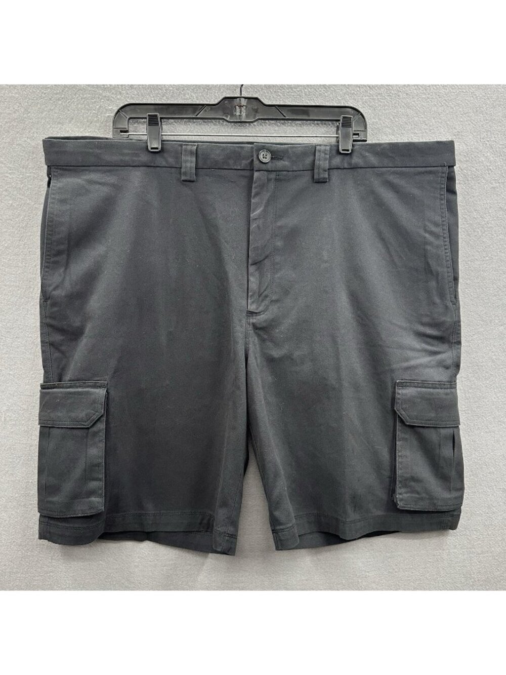 NWT HAGGAR Cargo Shorts Mens Size 44W Black Comfort Stretch Expandable Waistband
